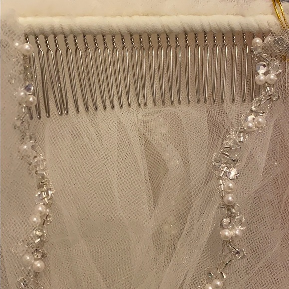 NWT Giselle bridals veil